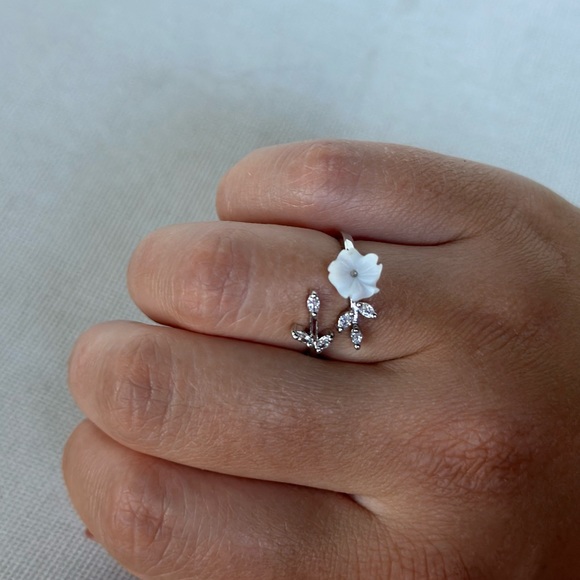 Silver 925 Flower Open Ring - Picture 5 of 9